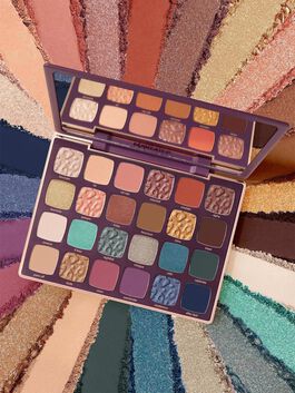 maneater™ nightfall eyeshadow palette image number null